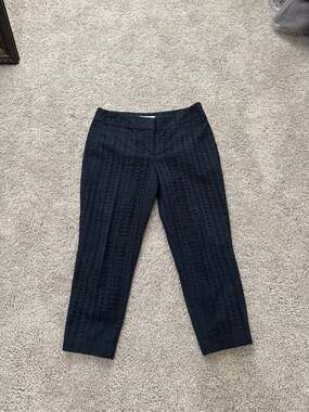 LOFT The Riviera Pant Marisa Fit Navy Blue Eyelet Cropped Pants Size 6P